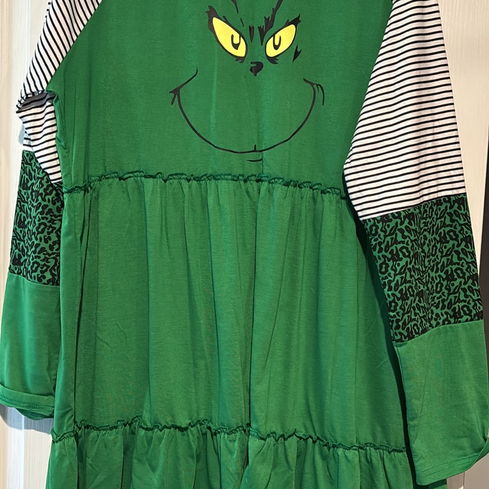 Source Unknown Green Character Long Sleeve Tee